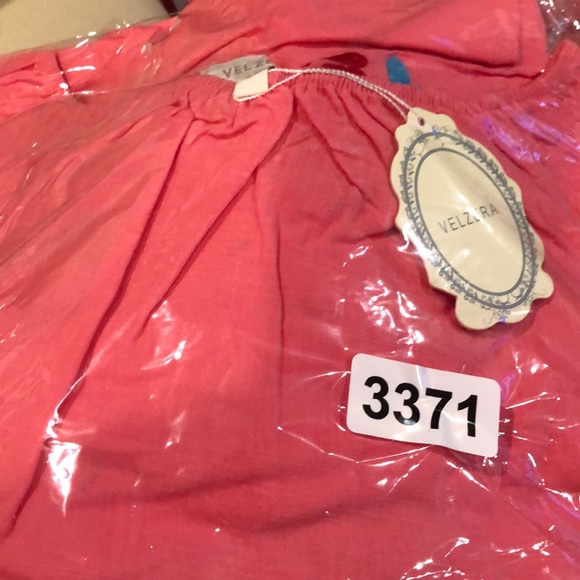 💕💋🔥ON/off Shoulder Embroidered Dress💕 - Picture 4 of 4